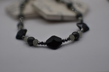 Noiré Necklace
