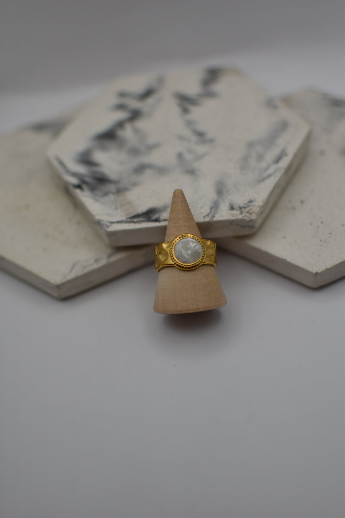 Gold Soft Circle