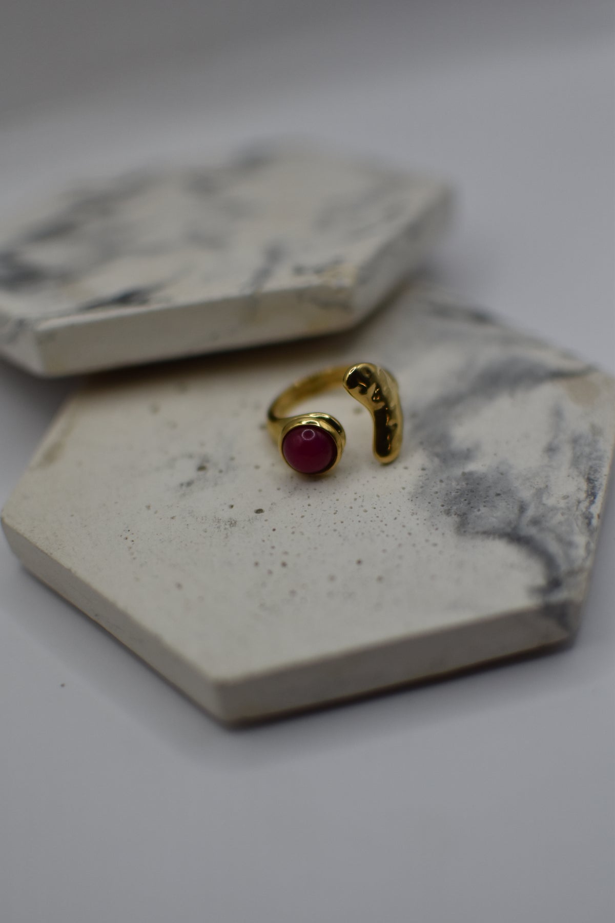 Gold Amor Ring