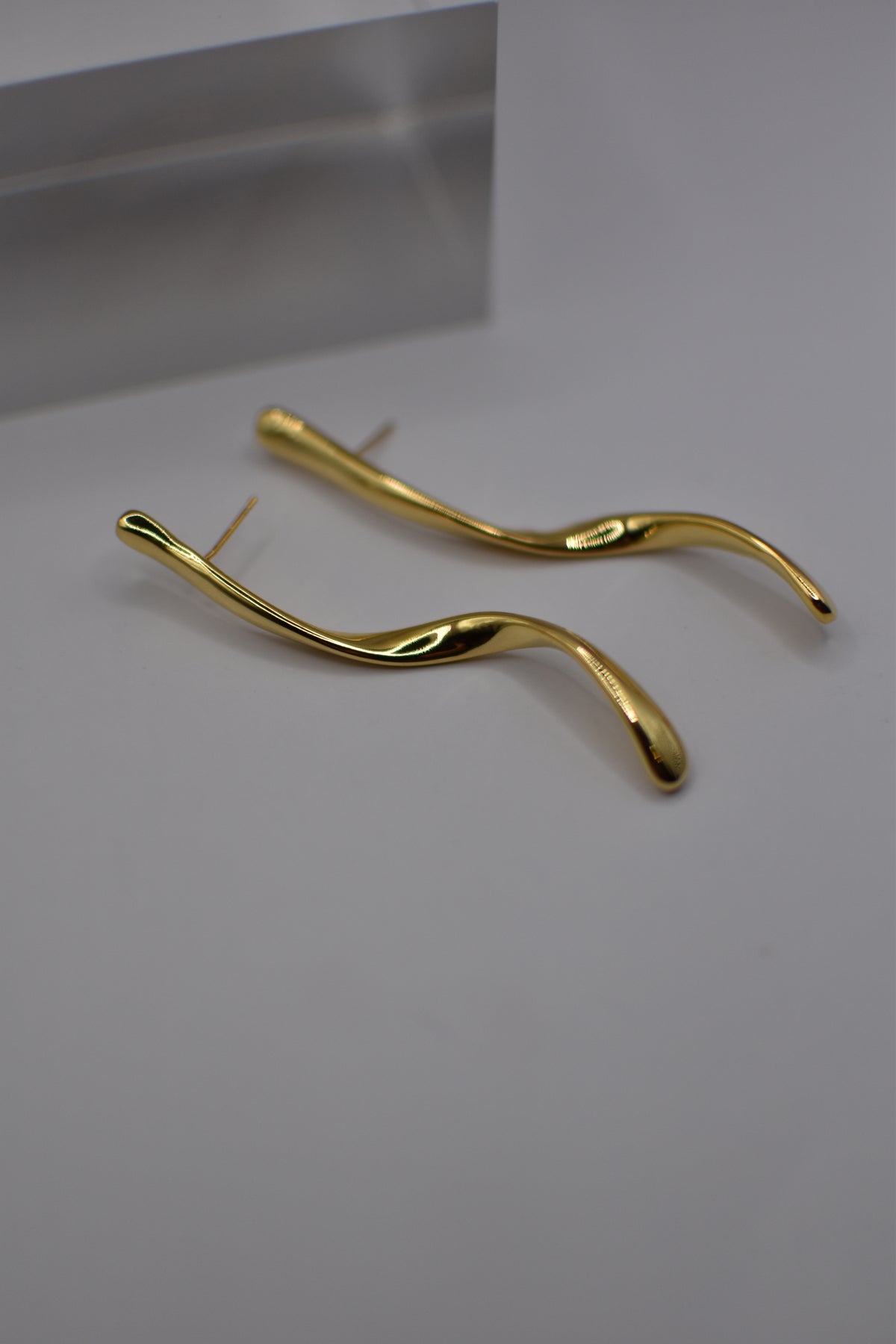 Curved Lines Gold