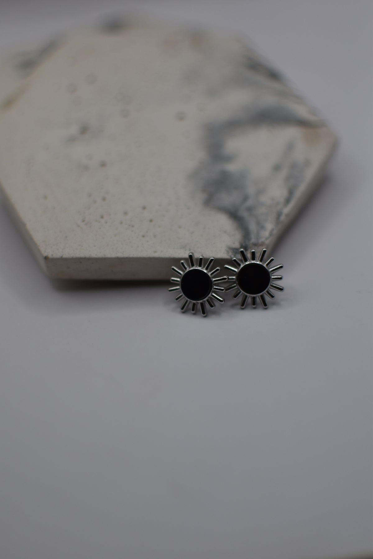 Silver Sunny Black Earrings