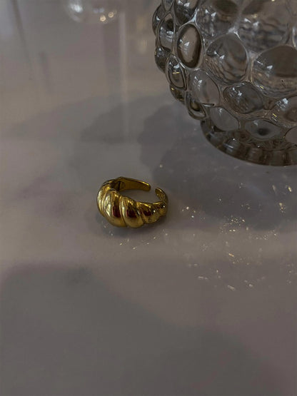 Croissant Ring
